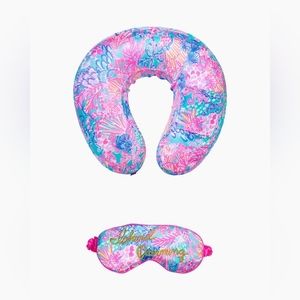 NWT- Lilly Pulitzer Travel Pillow and Eye Mask Set, Splendor in the Sand